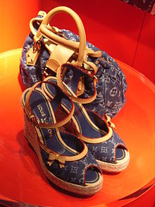 HK CH LV Landmark 60421 2.jpg